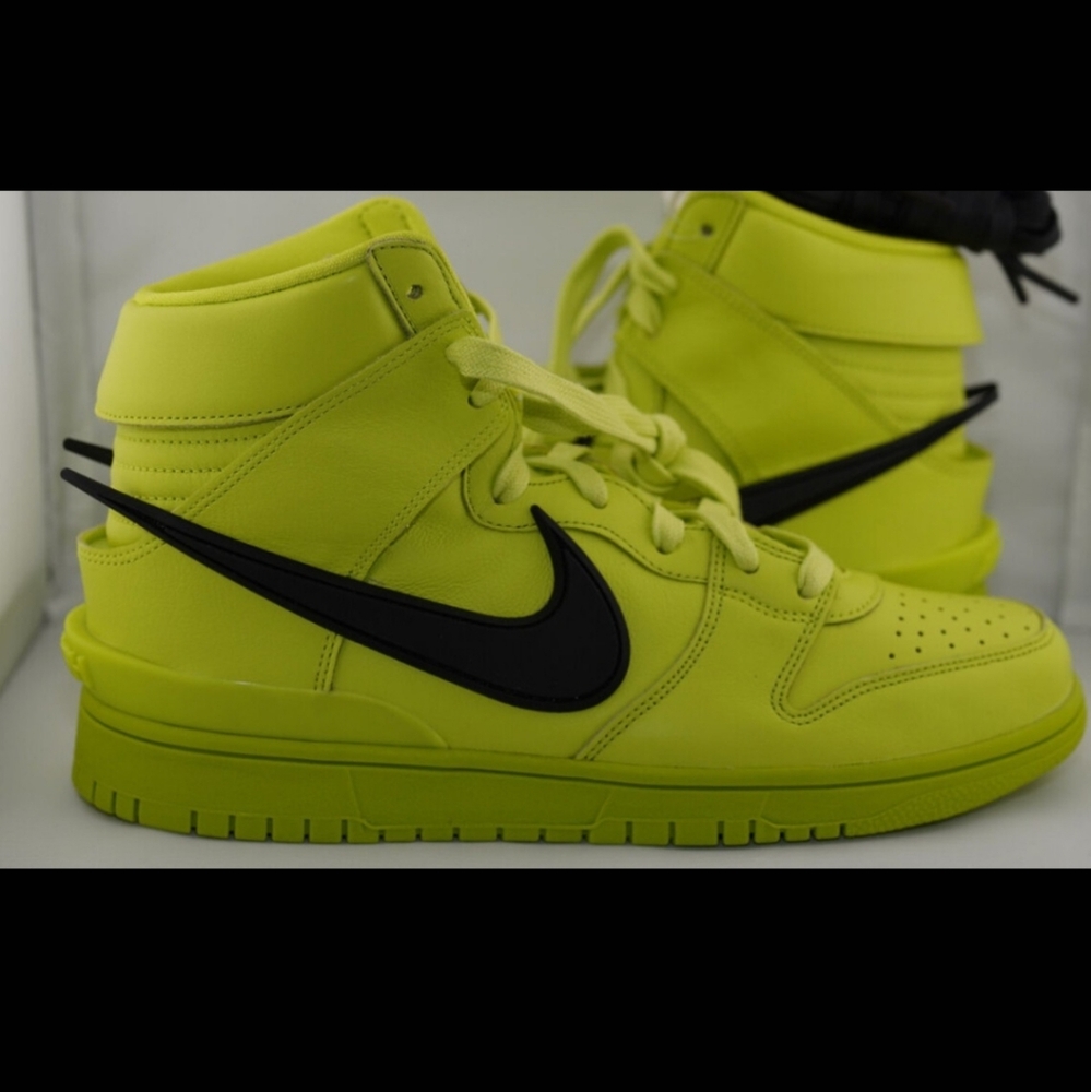 Men’s Size 10.5 - AMBUSH x Dunk High ‘Atomic Green’ CU7544-300 Lime Green